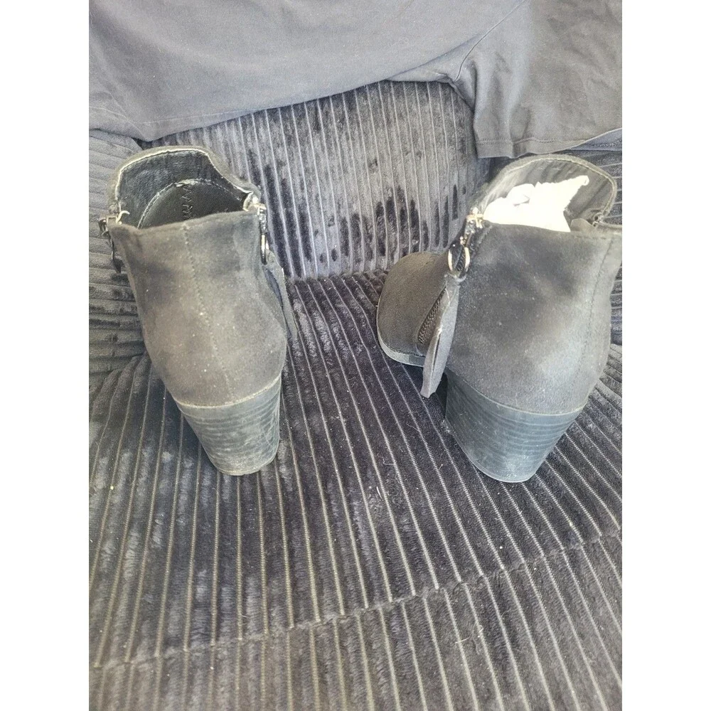 Charlotte Russe Grey Suede Ankle Boots – Size 8